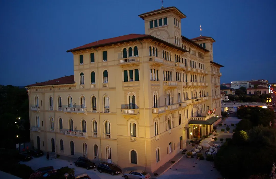 Grand Hotel Royal-1